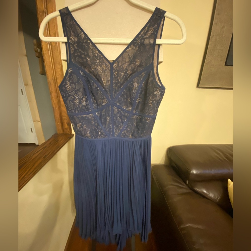 Beautiful dress in navy blue. VGUC.